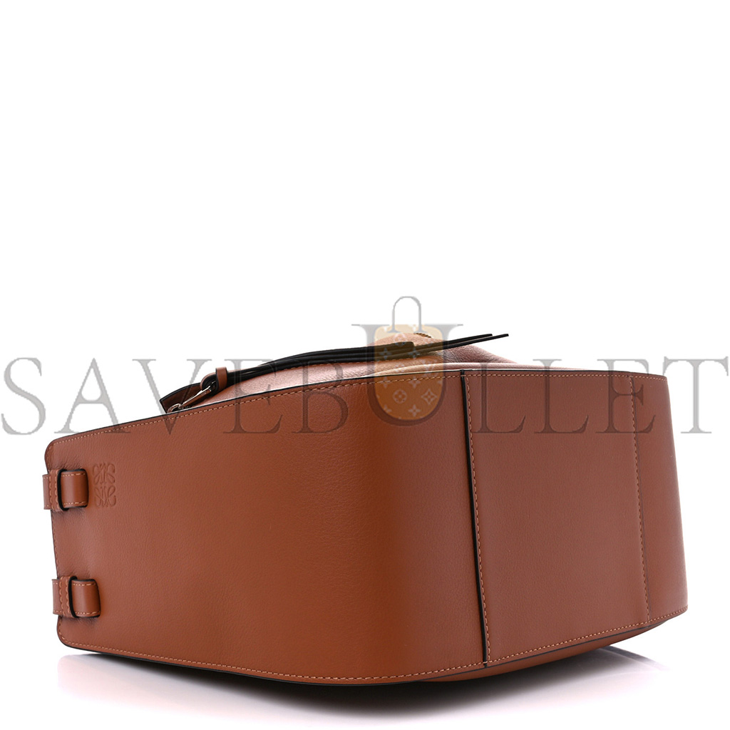 LOEWE CALFSKIN SMALL HAMMOCK SHOULDER BAG TAN (27*23*14cm) LOEWE CALFSKIN SMALL HAMMOCK SHOULDER BAG TAN (27*23*14cm)