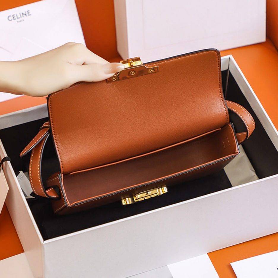 CELINE TRIOMPHE SHOULDER BAG 194143BFN.04LU (20*10*4cm) CELINE TRIOMPHE SHOULDER BAG 194143BFN.04LU (20*10*4cm)