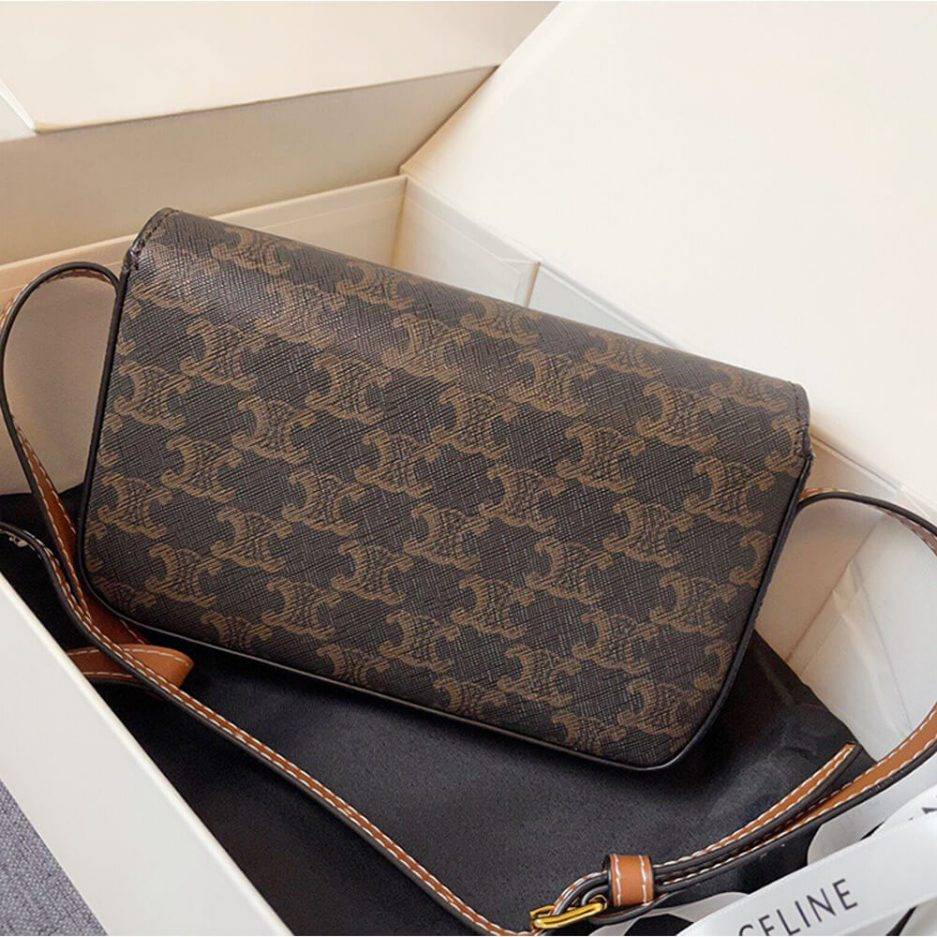 CELINE TRIOMPHE SHOULDER BAG 194142CUZ.04LU (20*10*4cm) CELINE TRIOMPHE SHOULDER BAG 194142CUZ.04LU (20*10*4cm)