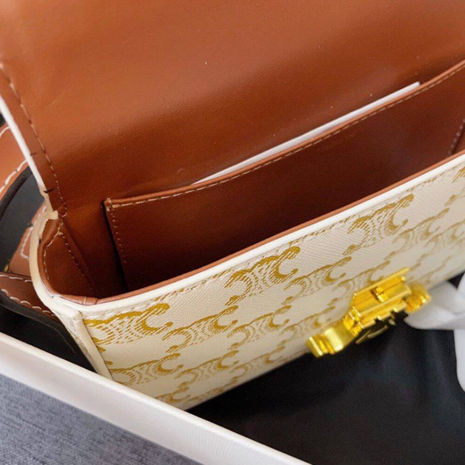 CELINE TRIOMPHE SHOULDER BAG 194142CUZ.01BC (20cm*10cm*4cm) CELINE TRIOMPHE SHOULDER BAG 194142CUZ.01BC (20cm*10cm*4cm)