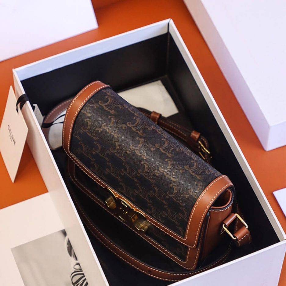 CELINE TEEN TRIOMPHE BAG 188882BZ4.04LU (18.5*14*6cm) CELINE TEEN TRIOMPHE BAG 188882BZ4.04LU (18.5*14*6cm)