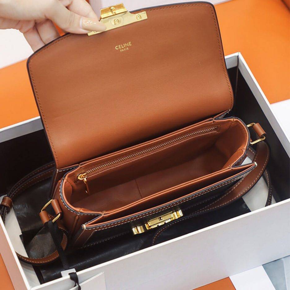 CELINE TEEN TRIOMPHE BAG 188882BZ4.04LU (18.5*14*6cm) CELINE TEEN TRIOMPHE BAG 188882BZ4.04LU (18.5*14*6cm)