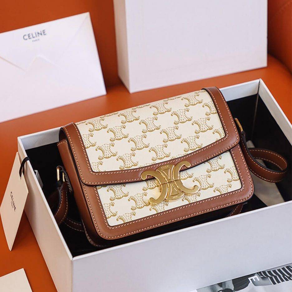 CELINE TEEN TRIOMPHE BAG 188882BZ4.01BC (18.5*14*6cm) CELINE TEEN TRIOMPHE BAG 188882BZ4.01BC (18.5*14*6cm)