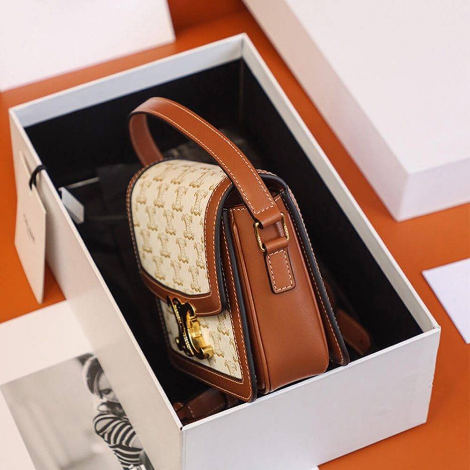 CELINE TEEN TRIOMPHE BAG 188882BZ4.01BC (18.5*14*6cm) CELINE TEEN TRIOMPHE BAG 188882BZ4.01BC (18.5*14*6cm)