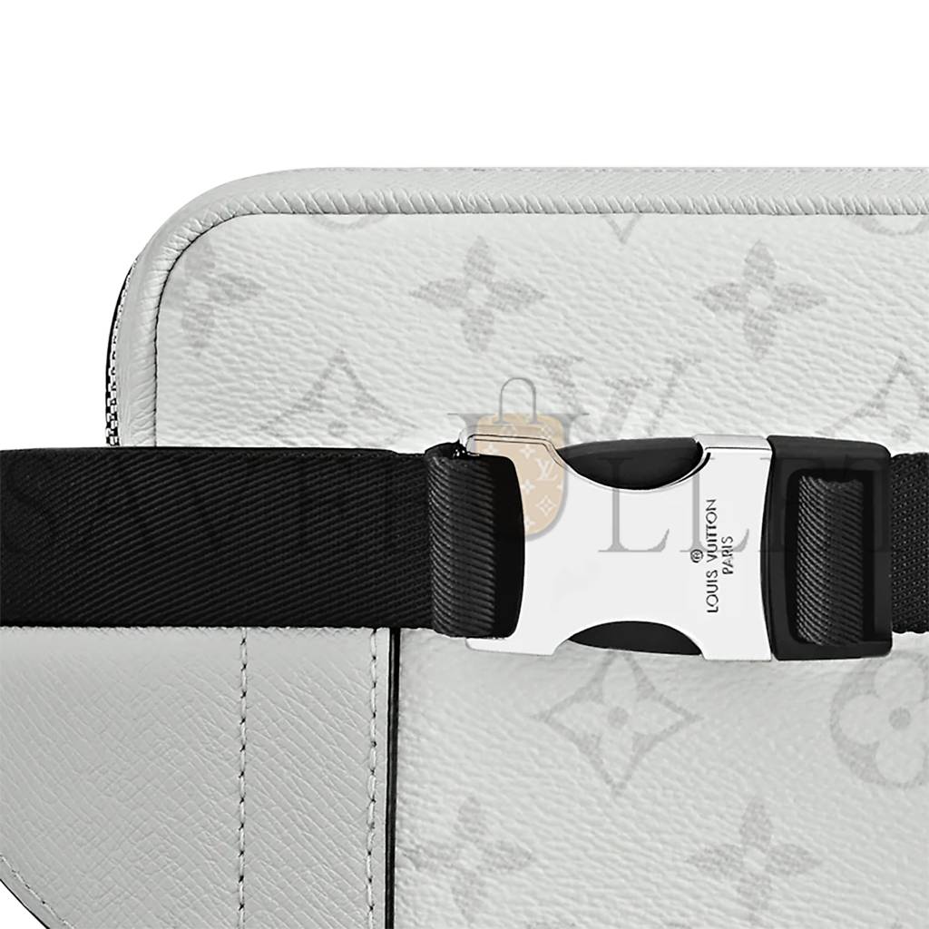LOUIS VUITTON OUTDOOR BUMBAG M30247 (21*17*5cm) LOUIS VUITTON OUTDOOR BUMBAG M30247 (21*17*5cm)