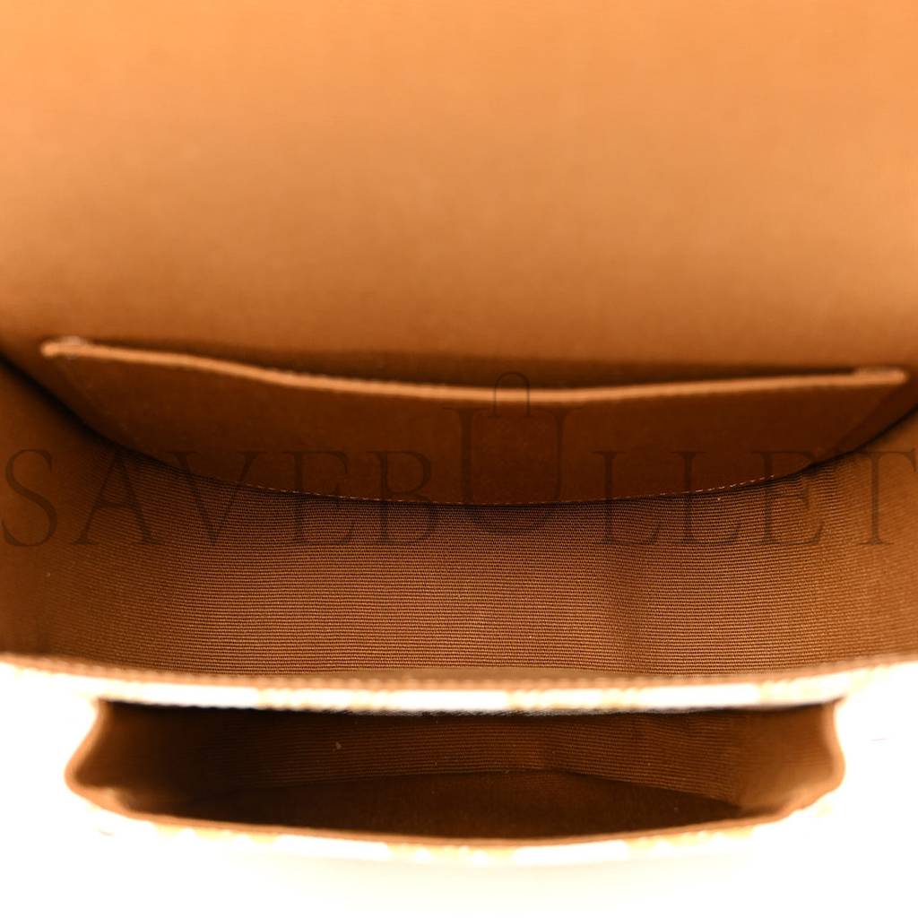 CELINE TRIOMPHE CANVAS MEDIUM FOLCO BAG WHITE (18*15*7cm) CELINE TRIOMPHE CANVAS MEDIUM FOLCO BAG WHITE (18*15*7cm)