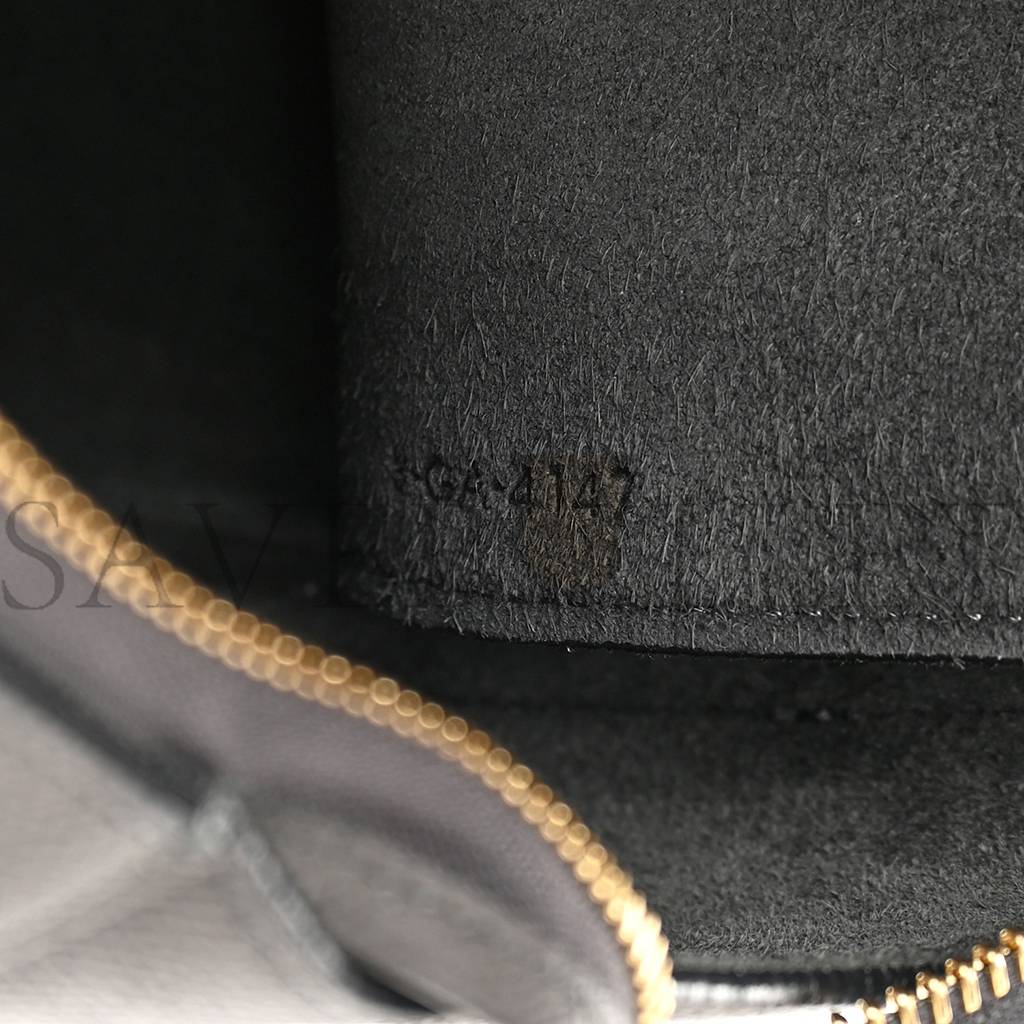 CELINE BABY GRAINED CALFSKIN MICRO BELT BAG GREY (23*21*13cm) CELINE BABY GRAINED CALFSKIN MICRO BELT BAG GREY (23*21*13cm)