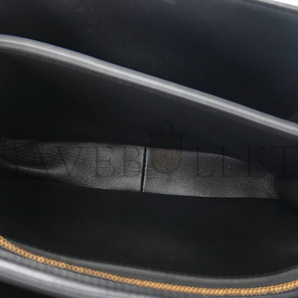 CELINE SHINY CALFSKIN MEDIUM TRIOMPHE BLACK (22*16*8cm) CELINE SHINY CALFSKIN MEDIUM TRIOMPHE BLACK (22*16*8cm)