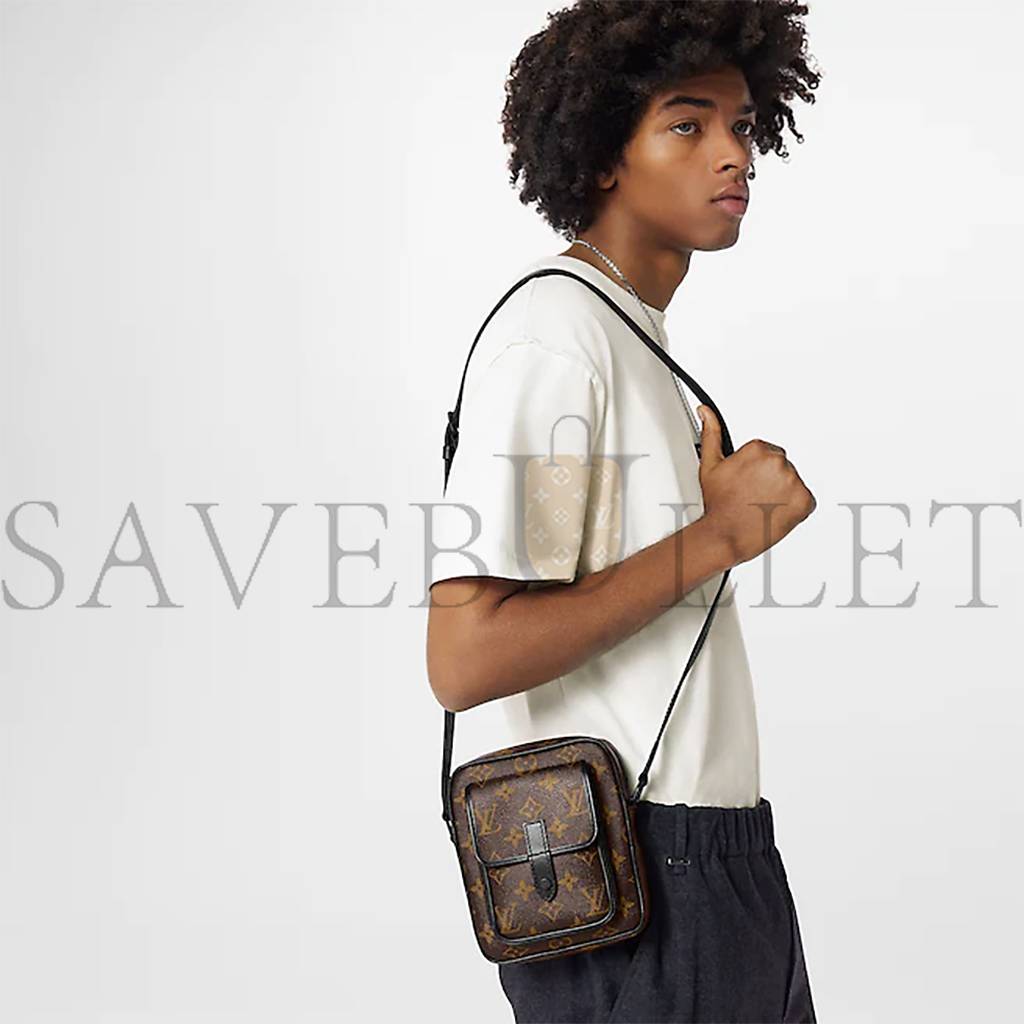 LOUIS VUITTON CHRISTOPHER WEARABLE WALLET M69404 (15*17*8cm) LOUIS VUITTON CHRISTOPHER WEARABLE WALLET M69404 (15*17*8cm)