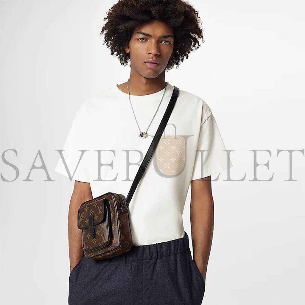 LOUIS VUITTON CHRISTOPHER WEARABLE WALLET M69404 (15*17*8cm) LOUIS VUITTON CHRISTOPHER WEARABLE WALLET M69404 (15*17*8cm)