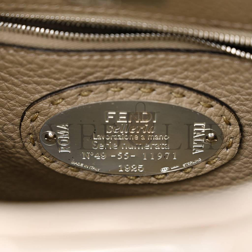 FENDI CUOIO ROMANO PYTHON SELLERIA MINI PEEKABOO ICONIC SATCHEL CORDA WHITE (23*18*11cm) FENDI CUOIO ROMANO PYTHON SELLERIA MINI PEEKABOO ICONIC SATCHEL CORDA WHITE (23*18*11cm)
