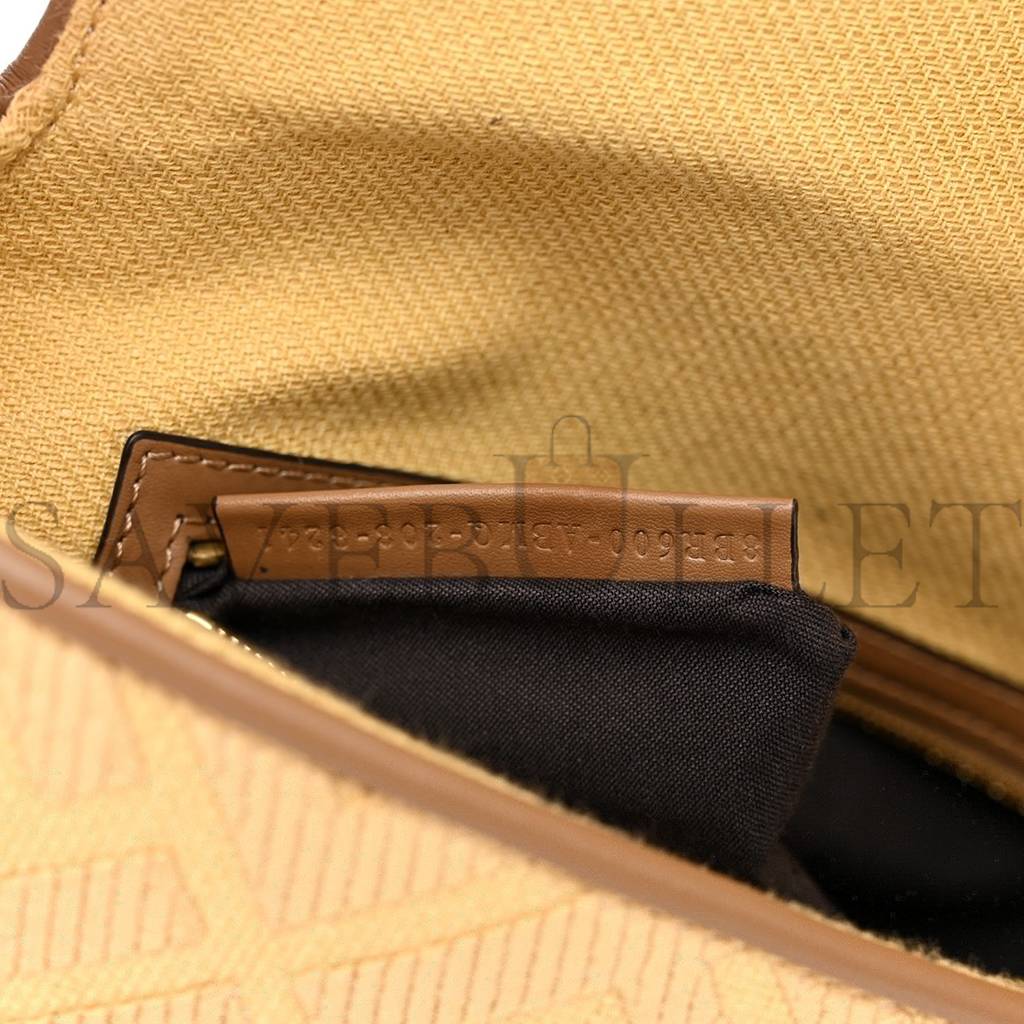 FENDI RAFFIA VITELLO KING LUCIDO FF EMBROIDERED BAGUETTE GRANO SAND (28*15*6cm) FENDI RAFFIA VITELLO KING LUCIDO FF EMBROIDERED BAGUETTE GRANO SAND (28*15*6cm)