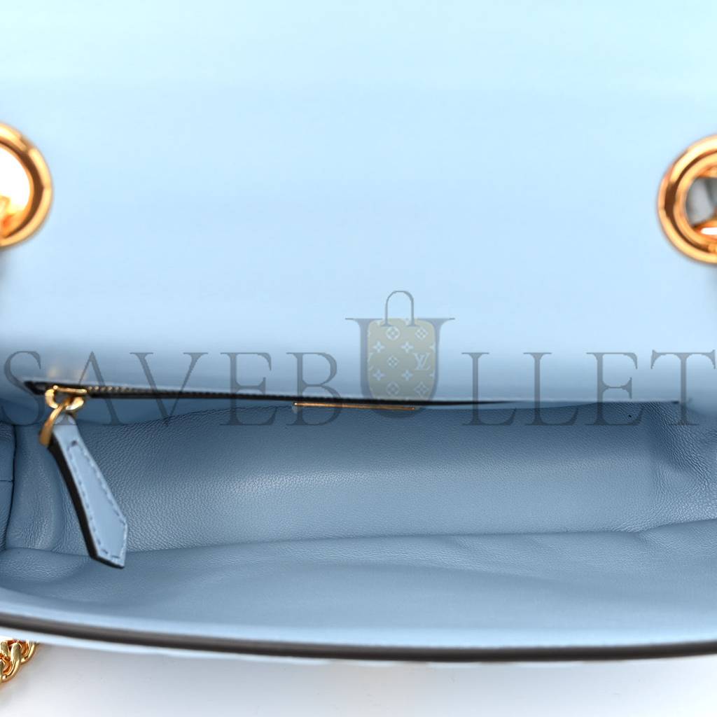 FENDI NAPPA SMALL FF EMBOSSED MIDI CHAIN BAGUETTE AZZURRO BABY (32*26*10cm) FENDI NAPPA SMALL FF EMBOSSED MIDI CHAIN BAGUETTE AZZURRO BABY (32*26*10cm)