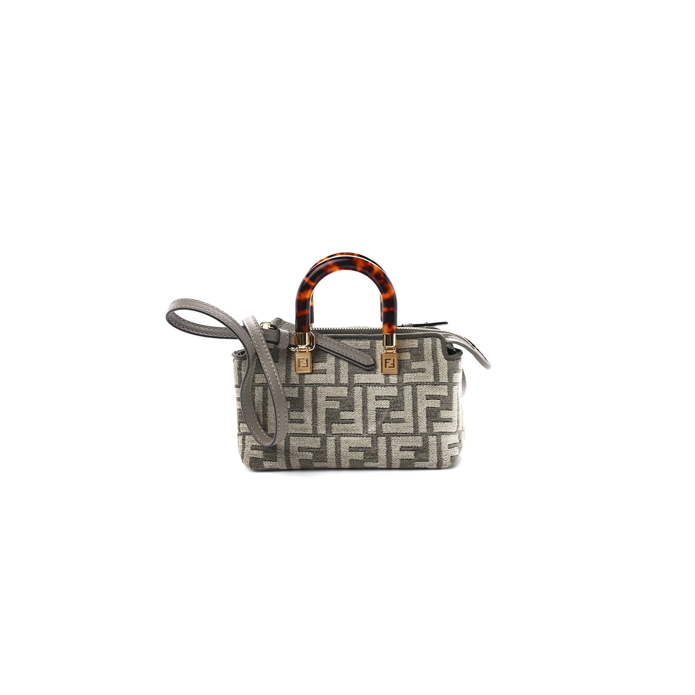 FENDI CHENILLE VITELLO KING PLEXIGLASS FF MINI BY THE WAY TOP HANDLE BOSTON BAG TORTORA NUVOLA (17*11*8cm) FENDI CHENILLE VITELLO KING PLEXIGLASS FF MINI BY THE WAY TOP HANDLE BOSTON BAG TORTORA NUVOLA (17*11*8cm)