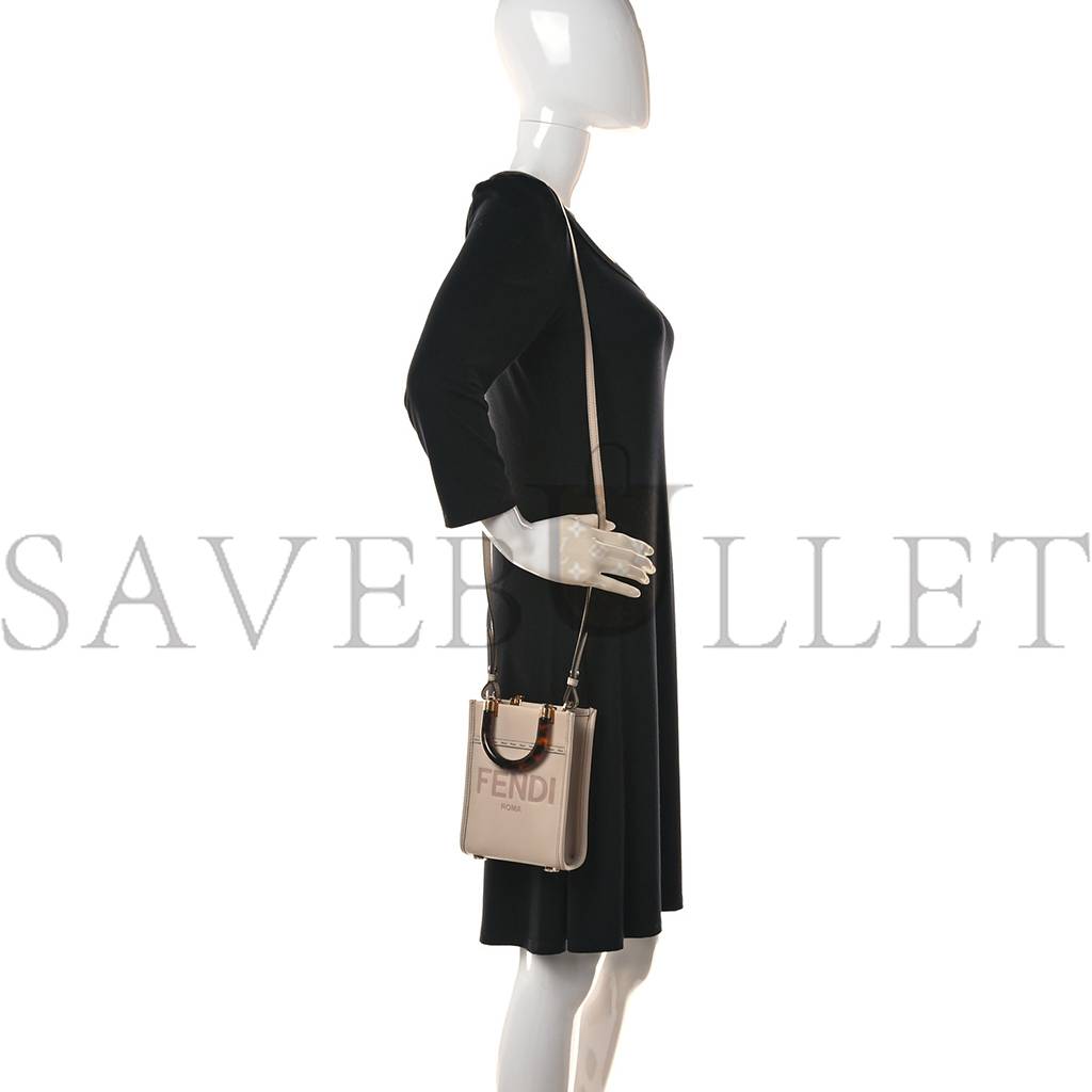 FENDI VITELLO KING PLEXIGLASS MINI FENDI SUNSHINE SHOPPER TOTE POUDRE (18*14*6cm) FENDI VITELLO KING PLEXIGLASS MINI FENDI SUNSHINE SHOPPER TOTE POUDRE (18*14*6cm)