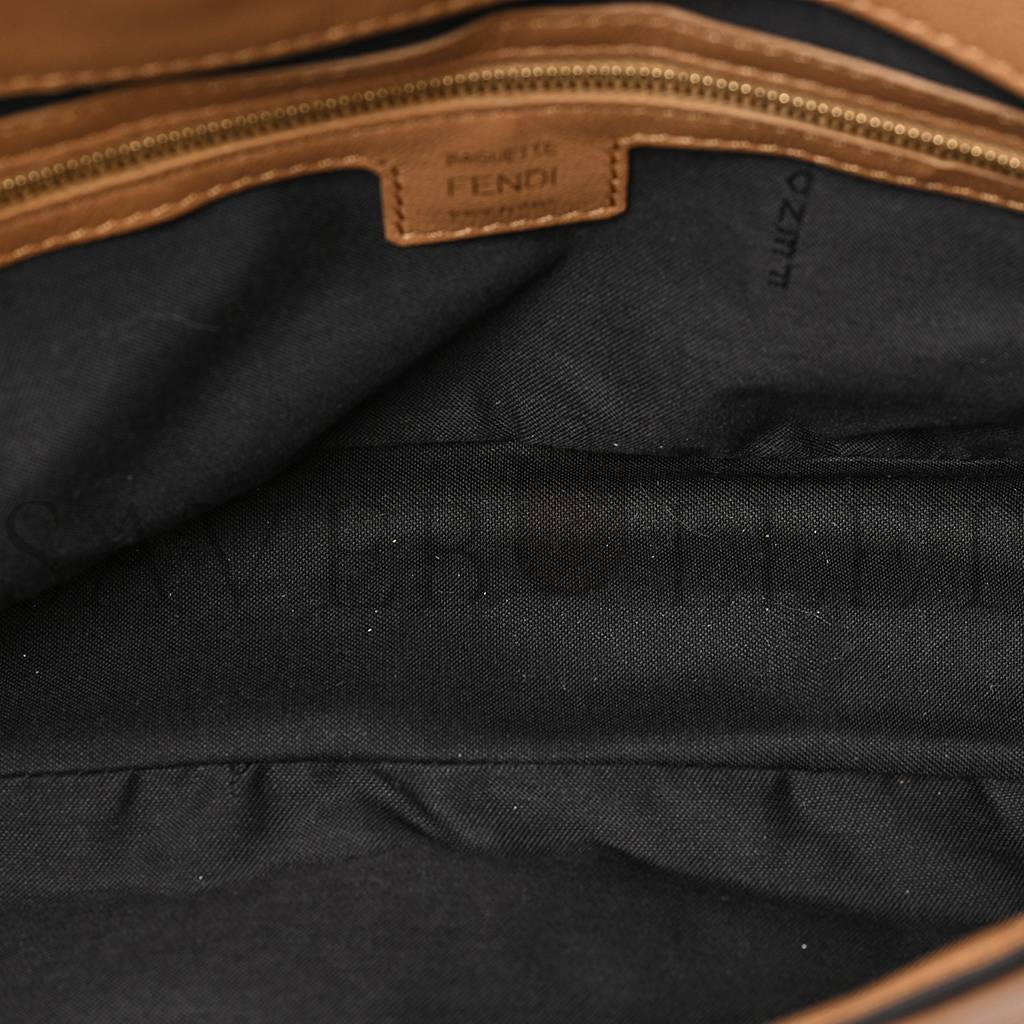 FENDI NAPPA FF 1974 EMBOSSED BAGUETTE MIELE SCURO (27*16*5cm) FENDI NAPPA FF 1974 EMBOSSED BAGUETTE MIELE SCURO (27*16*5cm)