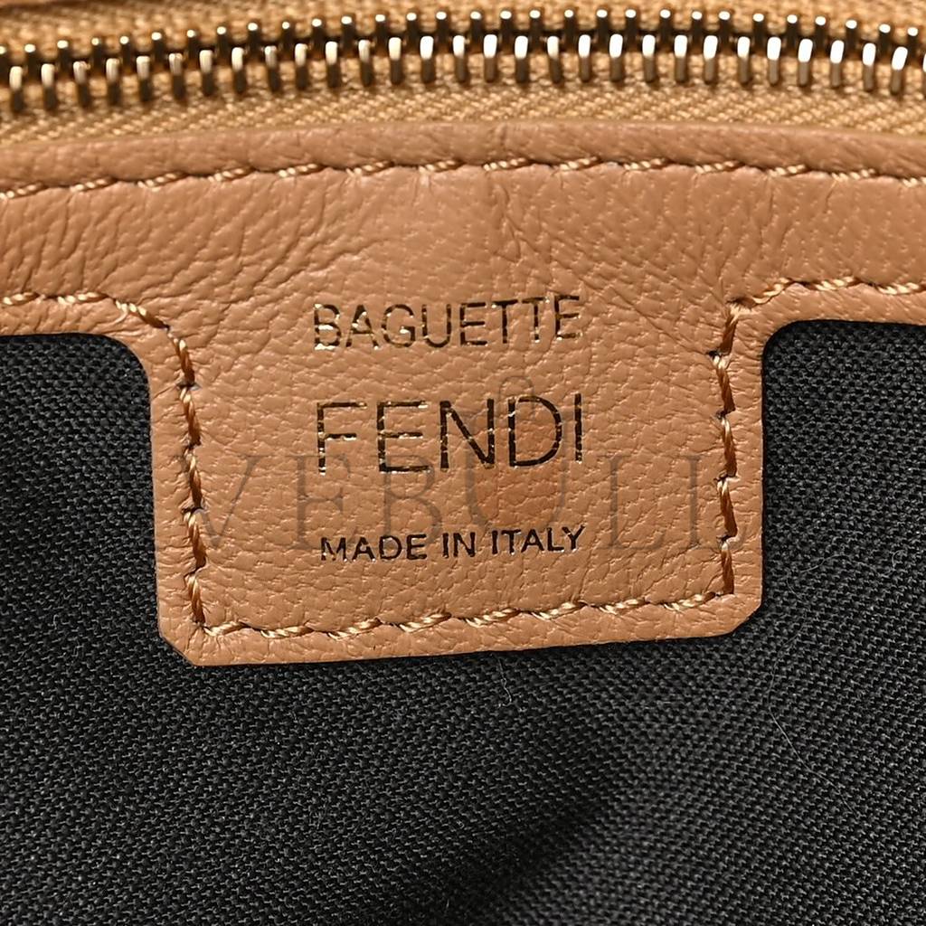 FENDI NAPPA FF 1974 EMBOSSED BAGUETTE MIELE SCURO (27*16*5cm) FENDI NAPPA FF 1974 EMBOSSED BAGUETTE MIELE SCURO (27*16*5cm)