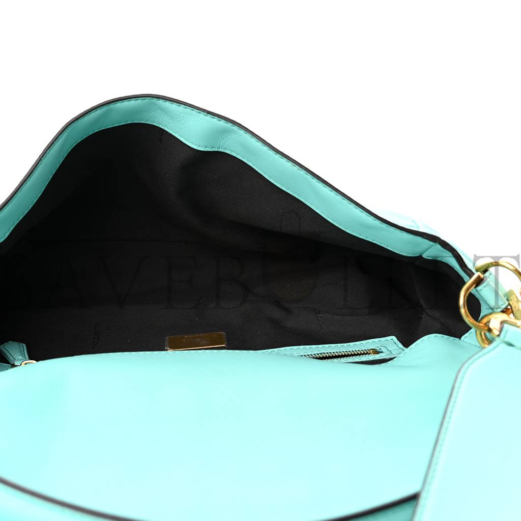 FENDI NAPPA FF 1974 EMBOSSED BAGUETTE SPRING TURQUOISE (25*15*5cm) FENDI NAPPA FF 1974 EMBOSSED BAGUETTE SPRING TURQUOISE (25*15*5cm)