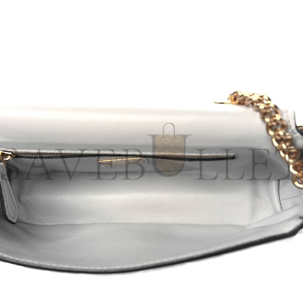 FENDI NAPPA SMALL FF EMBOSSED MIDI CHAIN BAGUETTE GHIAIA (23*13*6cm) FENDI NAPPA SMALL FF EMBOSSED MIDI CHAIN BAGUETTE GHIAIA (23*13*6cm)
