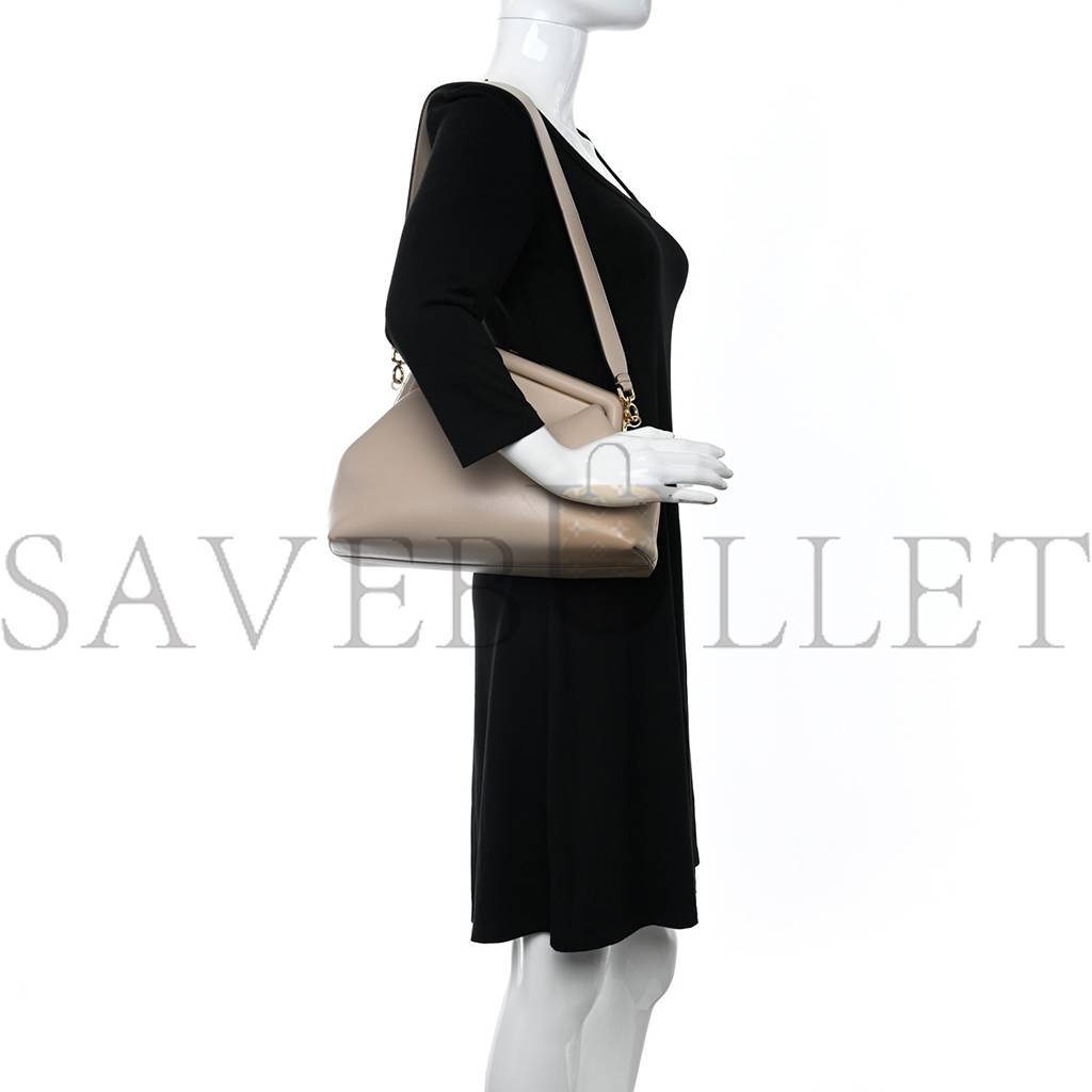 FENDI SHINY NAPPA MEDIUM FENDI FIRST NUVOLA (30*25*11cm) FENDI SHINY NAPPA MEDIUM FENDI FIRST NUVOLA (30*25*11cm)