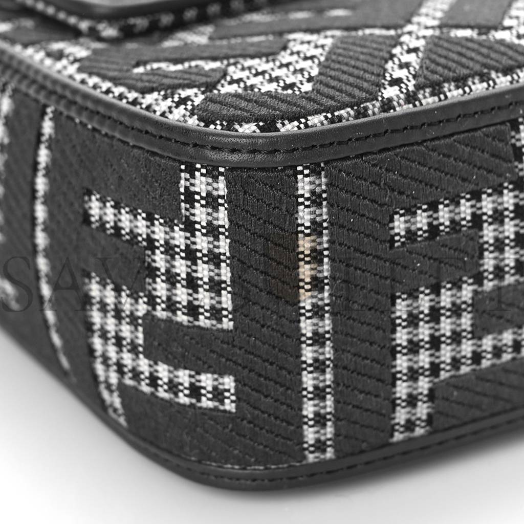 FENDI WOOL VITELLO KING HOUNDSTOOTH FF EMBROIDERED BAGUETTE GRIGIO ANTHRACITE (27*17*6cm) FENDI WOOL VITELLO KING HOUNDSTOOTH FF EMBROIDERED BAGUETTE GRIGIO ANTHRACITE (27*17*6cm)