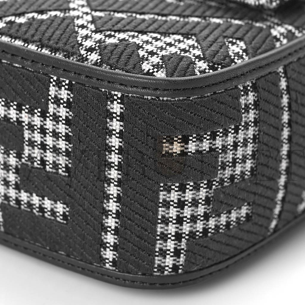 FENDI WOOL VITELLO KING HOUNDSTOOTH FF EMBROIDERED BAGUETTE GRIGIO ANTHRACITE (27*17*6cm) FENDI WOOL VITELLO KING HOUNDSTOOTH FF EMBROIDERED BAGUETTE GRIGIO ANTHRACITE (27*17*6cm)