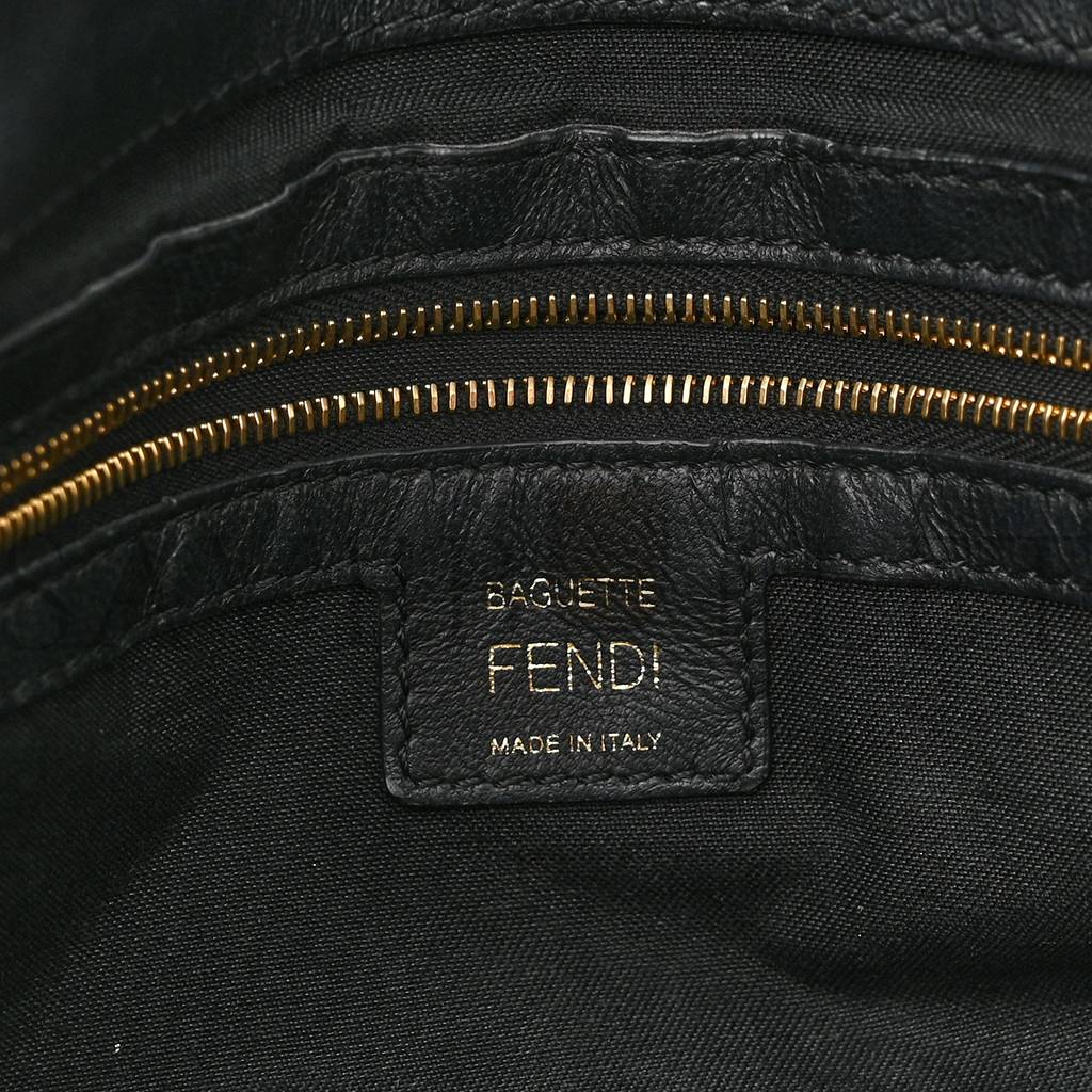 FENDI NAPPA FF 1974 EMBOSSED BAGUETTE BLACK (26*17*5cm) FENDI NAPPA FF 1974 EMBOSSED BAGUETTE BLACK (26*17*5cm)