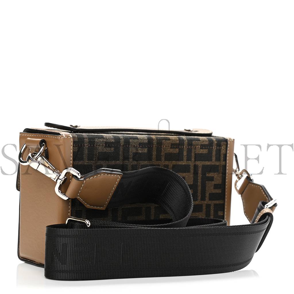 FENDI RECYCLED FABRIC JACQUARD VITELLO KING FF 1974 BAGUETTE SOFT TRUNK TOBACCO MORO SAND (21*15*6cm) FENDI RECYCLED FABRIC JACQUARD VITELLO KING FF 1974 BAGUETTE SOFT TRUNK TOBACCO MORO SAND (21*15*6cm)