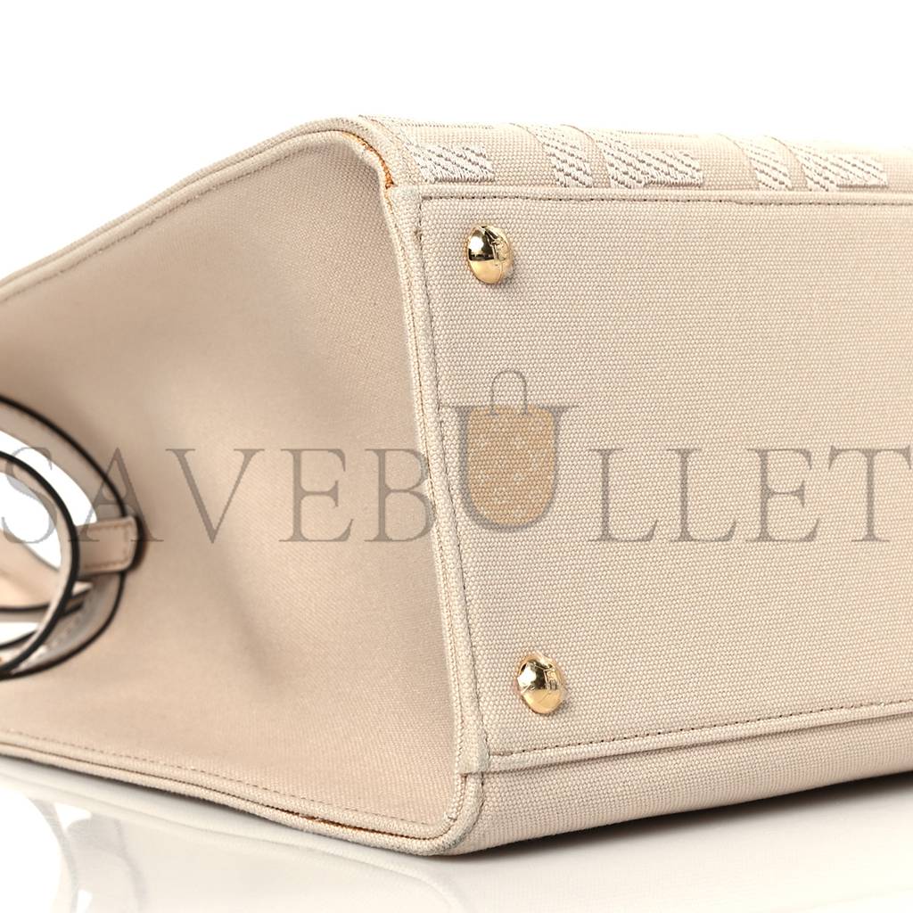 FENDI CANVAS VITELLO KING FF EMBROIDERED MEDIUM PEEKABOO X-TOTE POUDRE (41*29*15cm) FENDI CANVAS VITELLO KING FF EMBROIDERED MEDIUM PEEKABOO X-TOTE POUDRE (41*29*15cm)