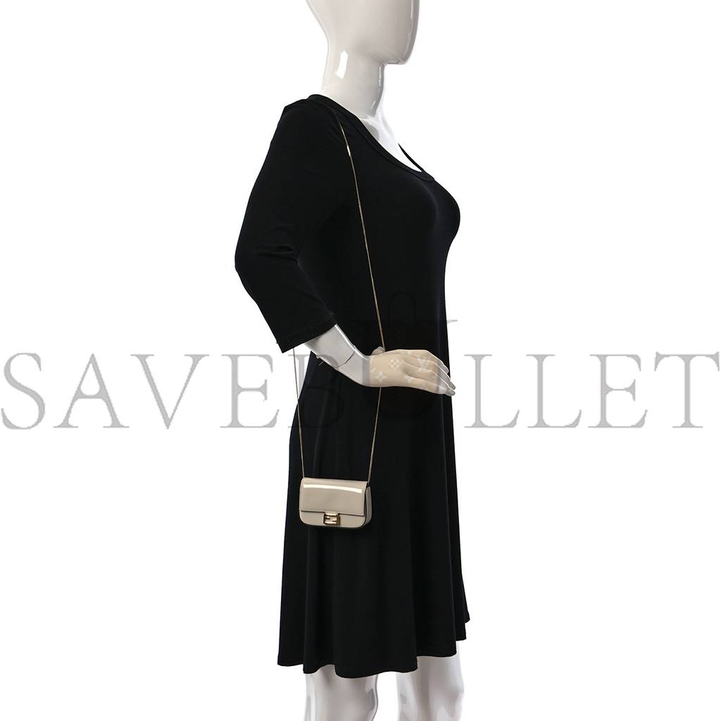 FENDI PATENT NANO BAGUETTE BELT CHARM WHITE (10*7*2cm) FENDI PATENT NANO BAGUETTE BELT CHARM WHITE (10*7*2cm)