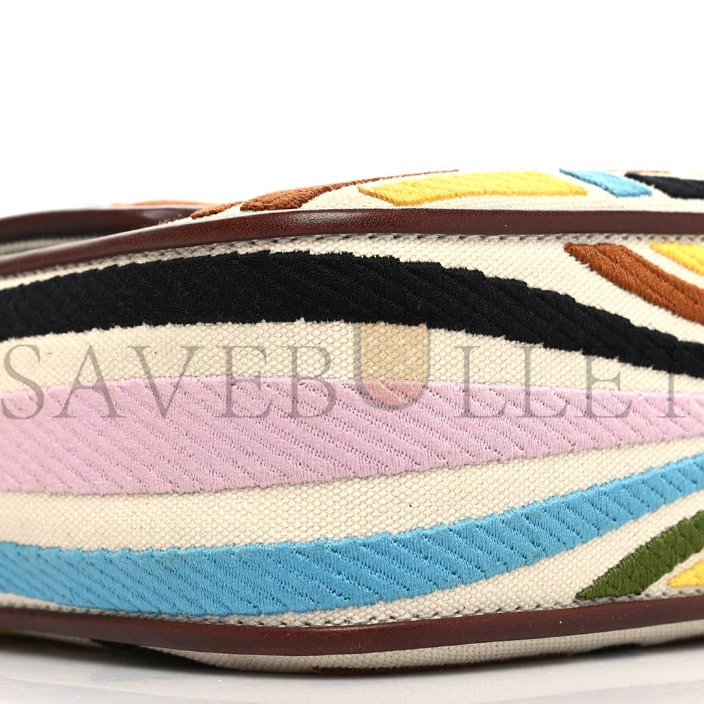 FENDI X SARA COLEMAN CANVAS VITELLO KING SETA FF FISH EYE EMBROIDERED BAGUETTE GREZZO MULTICOLOR GHIANDA (28*15*8cm) FENDI X SARA COLEMAN CANVAS VITELLO KING SETA FF FISH EYE EMBROIDERED BAGUETTE GREZZO MULTICOLOR GHIANDA (28*15*8cm)