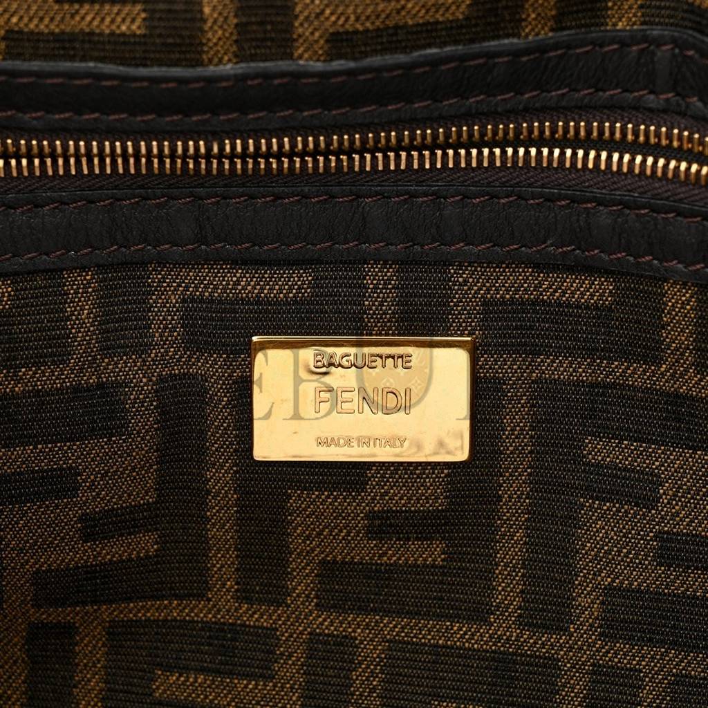 FENDI FABRIC JACQUARD FF 1974 MEDIUM BAGUETTE TOBACCO MORO BLACK (27*14*6cm) FENDI FABRIC JACQUARD FF 1974 MEDIUM BAGUETTE TOBACCO MORO BLACK (27*14*6cm)