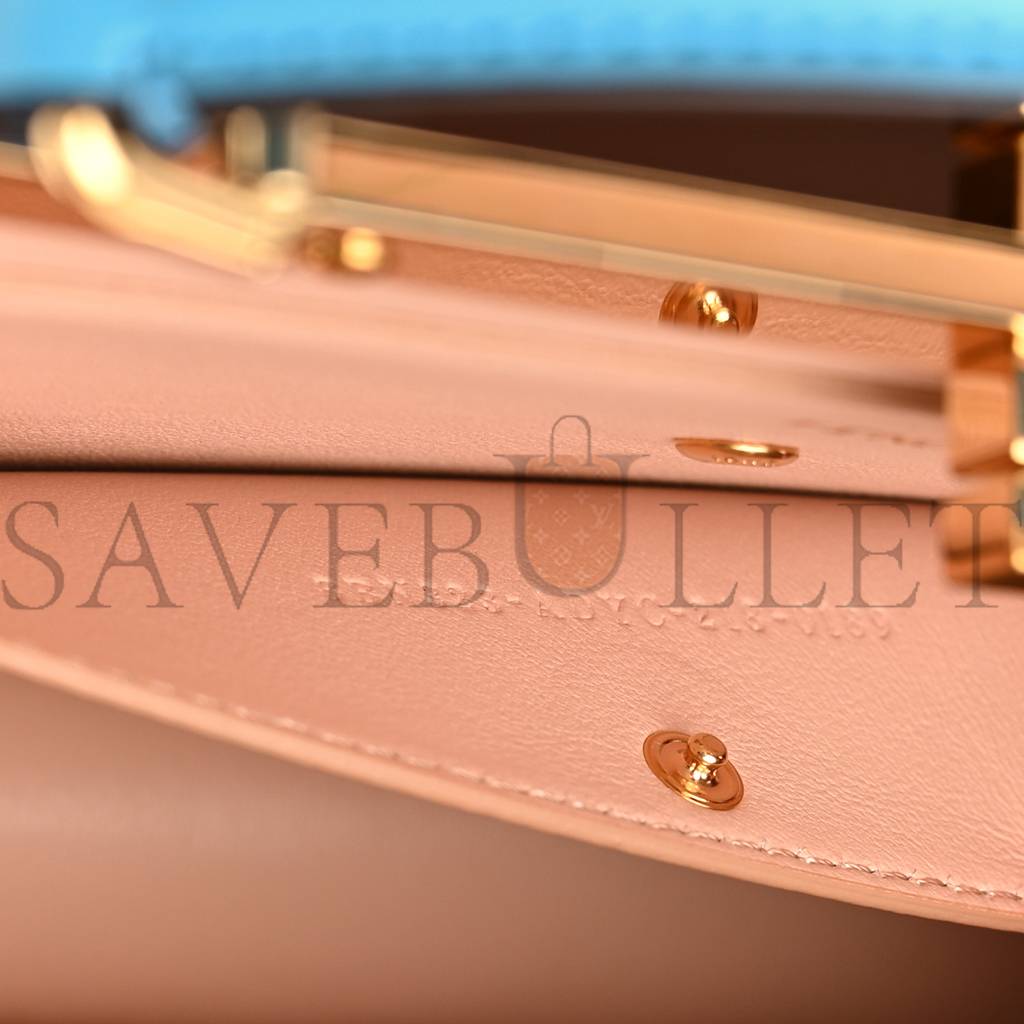FENDI VITELLO KING LUXOR SHINY NAPPA MEDIUM PEEKABOO I SEE U EAST WEST SATCHEL CYBER BLUE LIGHT ROSE (29*18*11cm) FENDI VITELLO KING LUXOR SHINY NAPPA MEDIUM PEEKABOO I SEE U EAST WEST SATCHEL CYBER BLUE LIGHT ROSE (29*18*11cm)