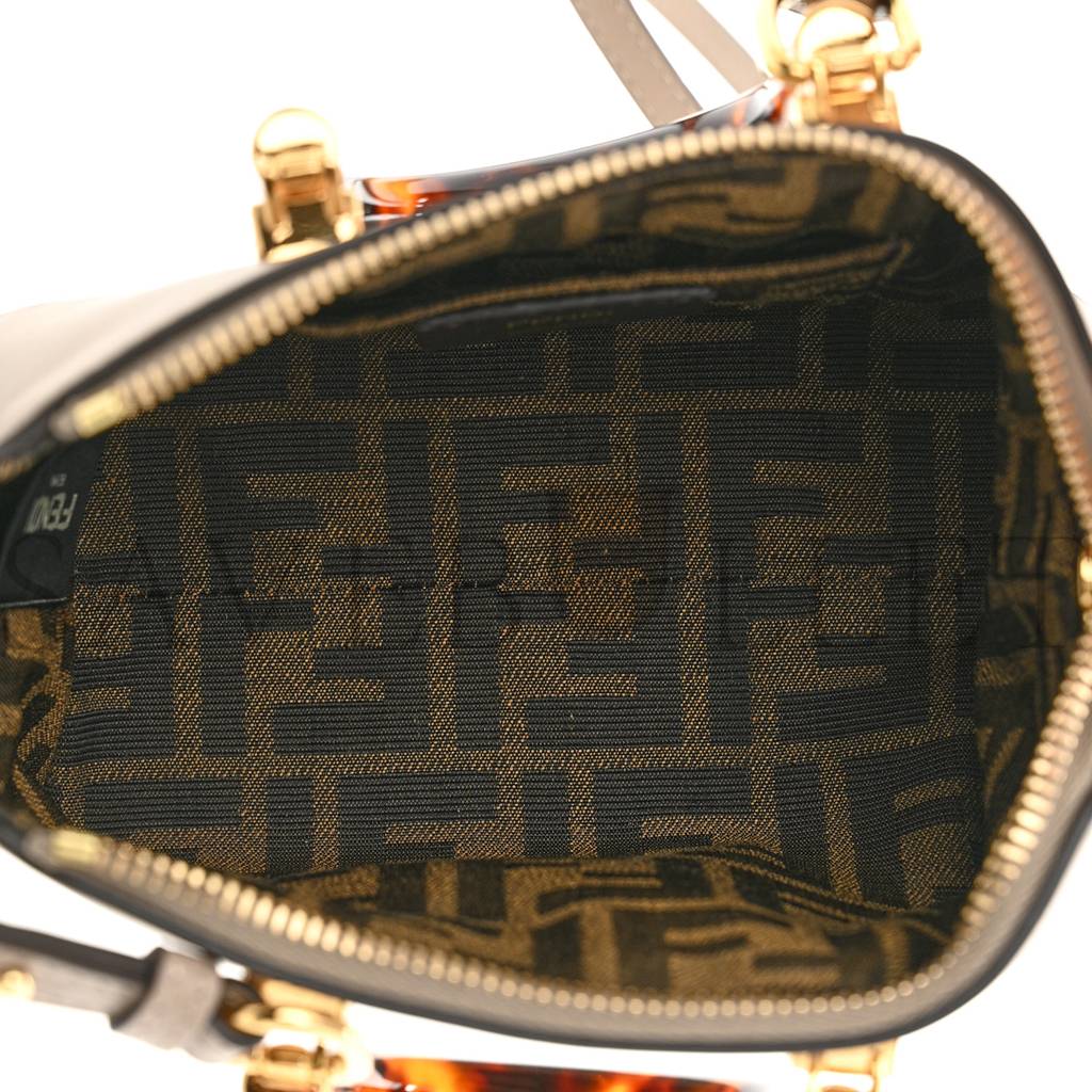FENDI VITELLO KING PLEXIGLASS LOGO EMBOSSED MINI BY THE WAY TOP HANDLE BOSTON BAG TORTORA (18*11*8cm) FENDI VITELLO KING PLEXIGLASS LOGO EMBOSSED MINI BY THE WAY TOP HANDLE BOSTON BAG TORTORA (18*11*8cm)